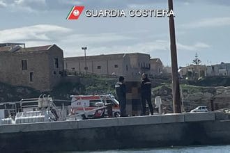 Dopo un intenso dialogo, i militari sono riusciti a convincere la signora a desistere dal suo intento suicida