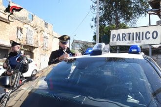 Blitz dei Carabinieri a Partinico e Borgetto con posti di controllo e perquisizioni: 5 persone deferite per droga, armi e auto rubate