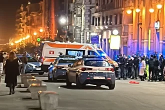 Sono dovute intervenire più volanti della Polizia, oltre a un'ambulanza del 118