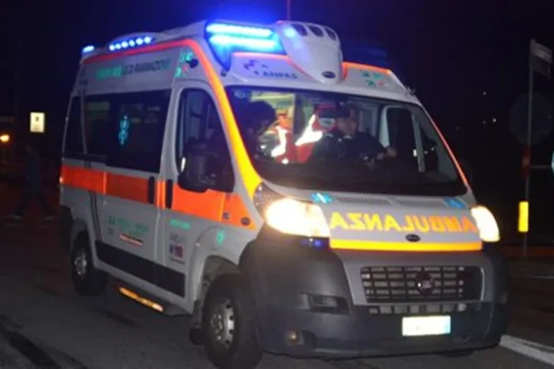 Tragedia nella notte lungo la Strada Provinciale 29 nei pressi di Scordia, in provincia di Catania. Un terribile incidente stradale è costato la vita ad un giovane di 19 anni.