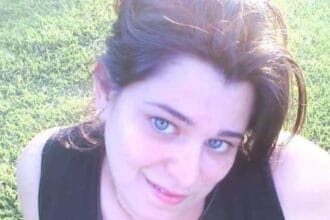 Chi sono Sabrina Fina e Massimo Carandente i complici di Giovanni Barreca? La donna gestiva un business online legato a pratiche esoteriche e vendita di prodotti "miracolosi". L'uomo era un seguace del culto evangelico che aveva abbandonato la chiesa, ritenendola corrotta. Entrambi vivevano a Palermo e si erano conosciuti in un gruppo di preghiera.
