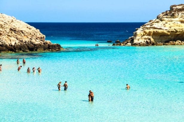 La “Spiaggia dei Conigli“ a Lampedusa, un vero e proprio paradiso terrestre, un’autentica meraviglia