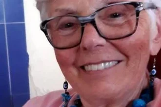 Una donna è stata arrestata con l'accusa di aver provocato la morte della prozia facendole mangiare cibi proibiti