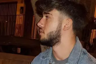 PALERMO - Una storia a lieto fine e un'emozione infinita. Mario Di Carlo, il 22enne di Ficarazzi rimasto coinvolto in un terribile incidente stradale lo scorso 16 marzo, si è miracolosamente risvegliato dal coma. L'abbraccio con la madre proprio nel giorno di Pasqua.