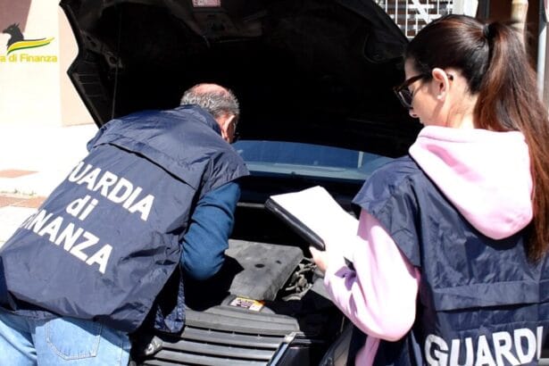 Scoperta una vasta operazione di frode da parte di rivenditori di autovetture che hanno manomesso i contachilometri per vendere auto "ringiovanite