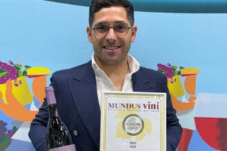 Il Perricone 2022 Terre Siciliane IGT delle Cantine Brugnano di Partinico, conquista la medaglia d'oro al concorso internazionale Mundus Vini
