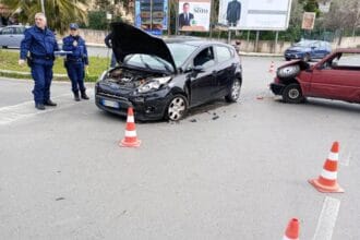 A bordo della Panda viaggiava un uomo di 46 anni che è stato trasportato in ospedale in codice giallo