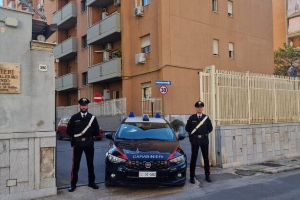 Tentata rapina aggravata a Palermo, arrestato 59enne. L'uomo si era introdotto nell'auto brandendo un coltello