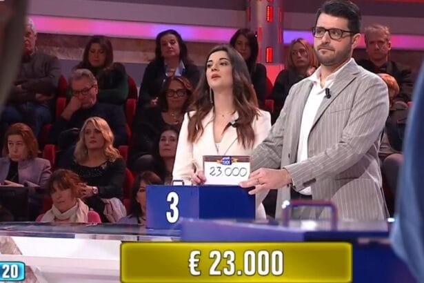 È il turno della Sicilia ad Affari Tuoi, il gioco dei pacchi di Rai Uno condotto da Amadeus. A sfidare il destino e il dottore c'era nella puntata del giorno 1 marzo Giuseppe da Vittoria, in provincia di Ragusa. Peppe era accompagnato dalla moglie Giannella.