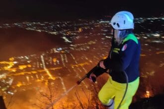 PALERMO - Un forte vento di scirocco sta spirando in queste ore sulla Sicilia, con raffiche che stanno creando non pochi disagi. La Protezione Civile regionale ha diramato un'allerta di livello verde, specificando che, contrariamente a quanto riportato da alcune testate, non si tratta di un'allerta gialla, arancione o rossa.