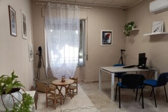 “Una stanza tutta per sé” è un ambiente protetto che tende a trasmettere una sensazione di accoglienza differente da quello istituzionale