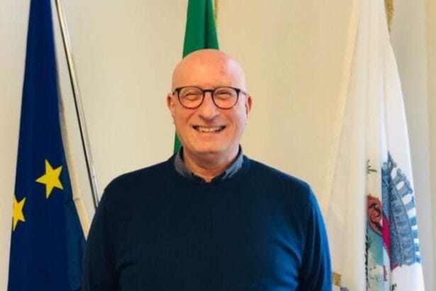 Medico di medicina generale, aveva 69 anni ed era malato da tempo. Gran parte della sua vita l'aveva dedicata alla politica