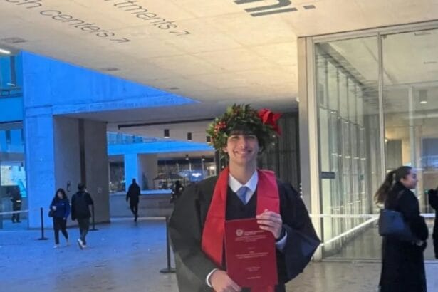 A 20 anni un siciliano è il laureato più giovane d'Italia La storia di Mike Giuseppe Romeo, laureato in Economia Aziendale e Management all'Università Bocconi di Milano