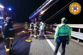 Allertati nel tardo pomeriggio di venerdì 12 aprile dalla Centrale Operativa 118, per la ricerca di un uomo originario di Macchia, una frazione di Giarre (CT), i Tecnici del Soccorso Alpino e Speleologico Siciliano e i Militari del SAGF della Guardia di Finanza ne hanno ritrovato il corpo senza vita sotto un cavalcavia dell'Autostrada A18.