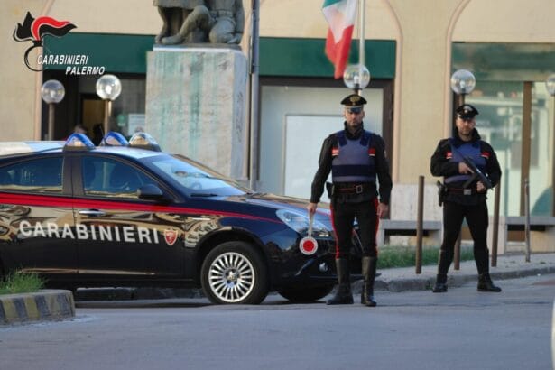 I Carabinieri di Palermo hanno arrestato un 34enne per tentata rapina in un bar, grazie alle immagini di videosorveglianza