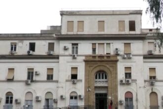 Prelievo multiorgano all’Ospedale Ingrassia di Palermo. Dopo il periodo di osservazione obbligatorio per legge da parte del Collegio medico - costituito dal Direttore sanitario, Antonino Di Benedetto, da Calogero Bellia, e Giacomo Fisco con la collaborazione del Tecnico di Elettroencefalografia, Barbara Laganà - è stato eseguito il prelievo di reni, polmoni, fegato e cornee da un donatore in morte cerebrale.