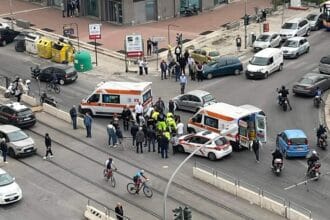 Un ragazzo di 15 anni è stato trasportato in codice rosso all'ospedale Villa Sofia dopo essere stato investito da un'auto in via Leonardo da Vinci, nei pressi di via Uditore.