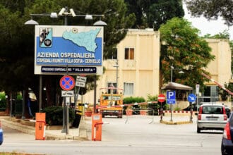 Gravissimo incidente stradale a Cinisi: scontro auto-scooter, 2 giovani in prognosi riservata Ad avere la peggio i due ragazzi sullo scooter, ricoverati in prognosi riservata all'ospedale Villa Sofia di Palermo