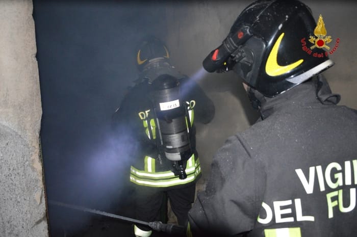 vigili del fuoco incendio appartamento