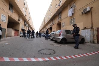 Tentato abuso su una bambina a Palermo. Un uomo di circa 60 anni avrebbe tentato di molestare una bambina di cinque anni in pieno giorno. La scena, avvenuta nel quartiere Zen 2, ha scatenato la furia dei residenti che hannob cercato di linciarlo.