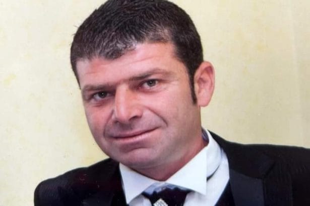 San Cipirello si ferma per l'ultimo saluto a Giuseppe Miraglia, 47 anni. Uno degli operai morti nella tragedia di Casteldaccia. I funerali di Giuseppe saranno celebrati domani 11 maggio, alle ore 15:00, nella chiesa madre di San Cipirello, suo paese di origine.