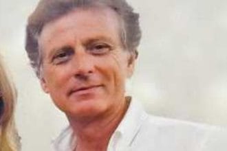Palermo - Giallo sulla morte di Angelo Onorato, noto imprenditore palermitano di 55 anni, marito dell’europarlamentare Francesca Donato. Il cadavere dell’uomo è stato ritrovato nel primo pomeriggio di oggi all’interno della sua automobile, una Range Rover parcheggiata in via Ugo La Malfa, nei pressi dello svincolo autostradale in direzione Trapani.
