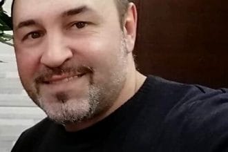 Filippo La Bella, 46 anni di Racalmuto, ha perso la vita in un incidente stradale mentre viaggiava in sella alla sua motocicletta Ducati. Per cause ancora da accertare, ha perso il controllo del mezzo andando a sbattere contro un albero. È morto sul colpo nonostante i tentativi di rianimazione.