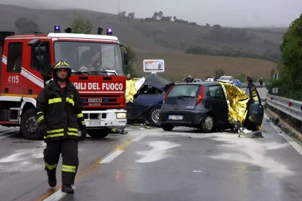 Tragico incidente sulla Palermo-Sciacca: perdono la vita un bambino di 16 mesi e una ragazza di 20 anni. Due ragazze ferite gravemente. La conducente aveva un tasso alcolemico elevato