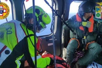 Intervento congiunto del Soccorso Alpino e Speleologico Siciliano e dell'82° Csar dell'Aeronautica Militare nella Riserva Naturale Orientata dello Zingaro per recuperare un'escursionista francese colta da malore mentre percorreva il sentiero costiero. La donna, 39 anni, originaria della regione della Loira, ha avuto un mancamento nei pressi del Museo della manna e si è accasciata a terra priva di sensi per poi riprendersi colta da attacchi di panico.