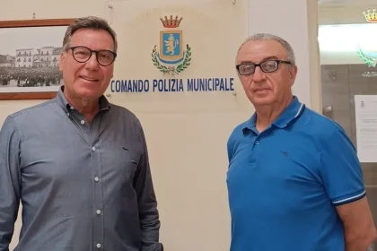 carlentini trova portafoglio con 2 mila euro e lo restituisce