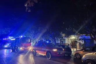 Una grossa nube di fumo nero ha invaso la scala e tanti residenti sono scesi in strada