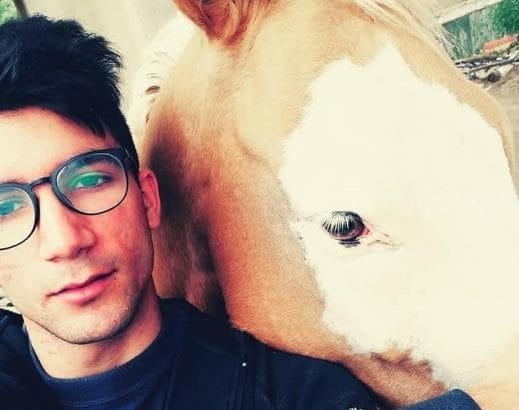 Termini Imerese sconvolta dalla tragica scomparsa di Marco Montano, 25enne vittima di un incidente stradale. La comunità si stringe attorno alla famiglia