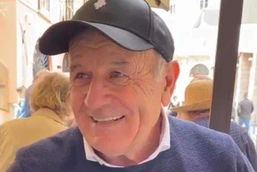 Tragedia a Scoglitti, in provincia di Ragusa, dove Antonino Agosta, 70 anni, ex dipendente comunale e storico custode del Teatro Vittoria Colonna della città, è stato trovato senza vita in spiaggia.