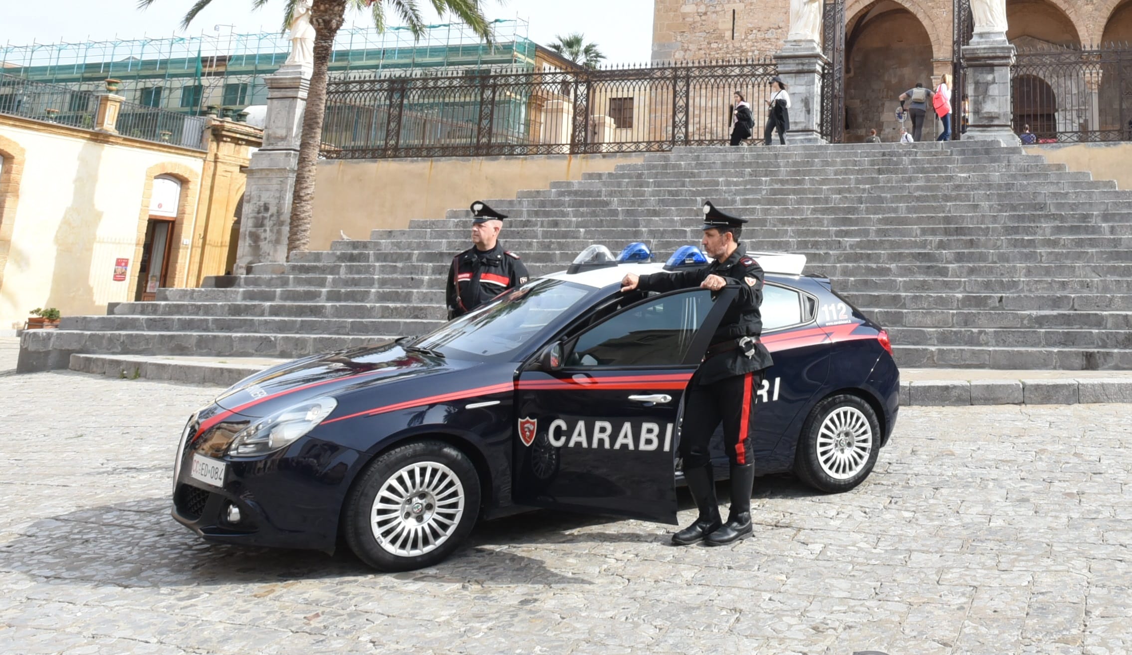 I Carabinieri della Compagnia di Cefalù, con il supporto dei colleghi del Nucleo Cinofili di Palermo Villagrazia e del cane antidroga "Nadia", hanno effettuato, durante questo fine settimana, servizi coordinati di controllo del territorio finalizzati al contrasto alla "mala movida".