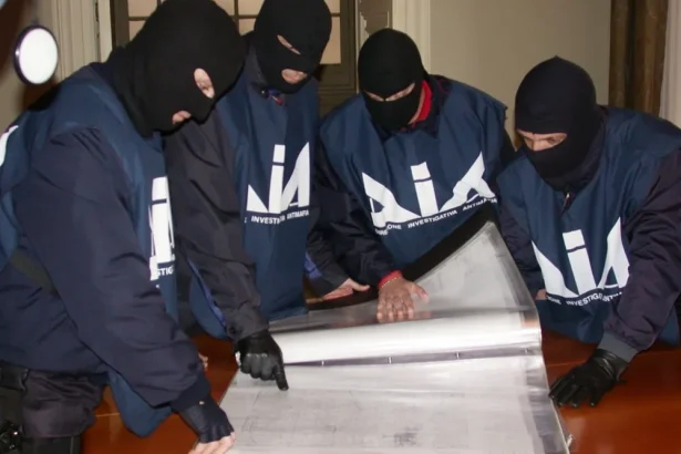 Colpo a cosa nostra, pioggia di condanne del Gup I NOMI Prime condanne per il blitz di Porta Nuova: 13 imputati giudicati colpevoli, pene fino a quasi 15 anni. Quattro gli assolti.