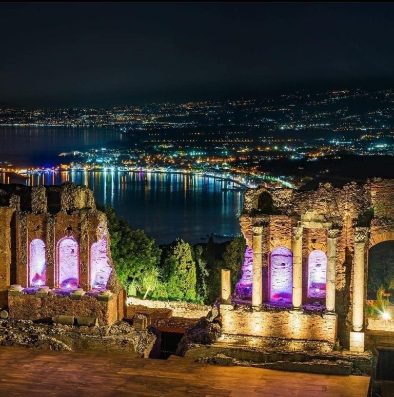 TAORMINA Teatro Antico notturna ph. Cohenhouse.it
