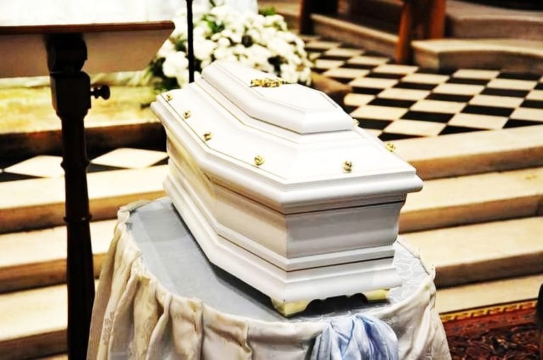 Tragica scomparsa a Palermo di Rosalia, 11 anni, stroncata da una grave malattia. La comunità scolastica si stringe attorno alla famiglia