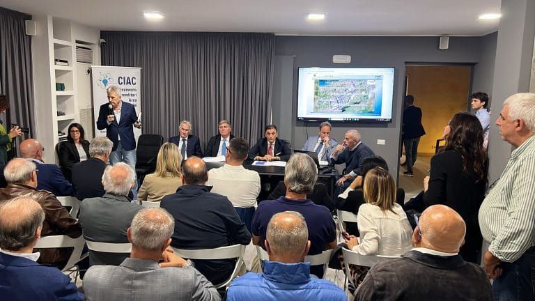 Con un finanziamento di 11,5 milioni di euro prende il via un ambizioso programma di riqualificazione dell’area industriale di Carini, in provincia di Palermo. L'obiettivo è migliorare la qualità infrastrutturale e la sicurezza della zona, rendendola più moderna, funzionale e attrattiva per le imprese.
