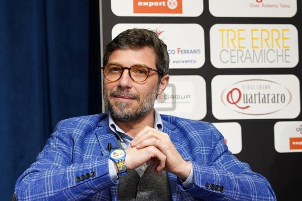 Ortopedia, sport e sociale: apre a Palermo nuovo centro d’eccellenza Un nuovo centro ortopedico che servirà anche da vera e propria cittadella per la salute e per lo sport: una parte del nuovo piazzale sarà dedicato all’allenamento degli atleti paraolimpici. Aprirà venerdì 18 ottobre a Palermo la nuova sede del Centro Ortopedico Ferranti gruppo Vivitop, azienda siciliana fondata nel 2012, leader nel settore della produzione di dispositivi medici come ortesi e protesi, nonché nel settore degli ausili per la mobilità e autonomia. Il centro fa parte del Gruppo Sol, multinazionale italiana operante nel settore della produzione gas tecnici, puri e medicinali e in quello dell'assistenza medicale a domicilio. La nuova struttura, in via Aiace 200, verrà inaugurata alla presenza del sindaco di Palermo, Roberto Lagalla, dell’assessore regionale alle Attività produttive, Edy Tamajo e dell’assessore comunale alle Attività sociali, Rosi Pennino.
