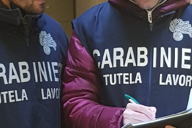 Controlli dei carabinieri in aziende agricole, ristoranti e negozi nel trapanese e nel palermitano hanno portato alla scoperta di lavoro nero, violazioni sulle tutele e la sicurezza dei lavoratori