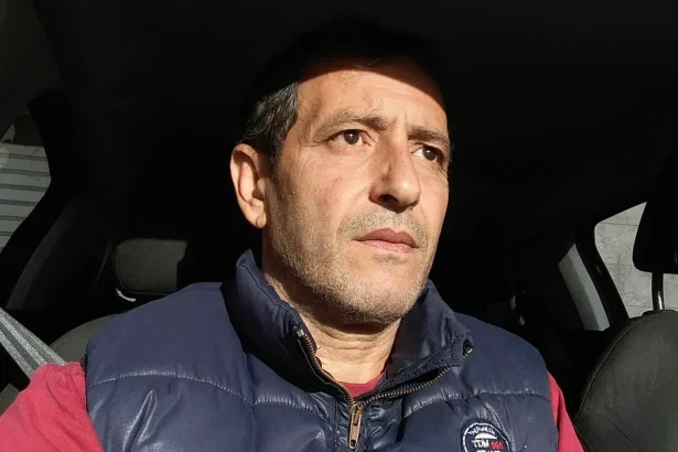 Scontro mortale contro un palo, Giuseppe muore a 55 anni Tragico incidente stradale a Messina: un motociclista di 55 anni perde la vita in via Garibaldi. Indagini in corso per accertare la dinamica