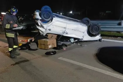 Tragico incidente stradale sulla Palermo-Catania, nei pressi di Termini Imerese: un bambino di 8 anni ha perso la vita. Altre persone sono rimaste ferite.