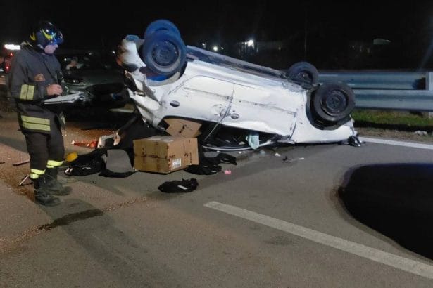 Tragico incidente stradale sulla Palermo-Catania, nei pressi di Termini Imerese: un bambino di 8 anni ha perso la vita. Altre persone sono rimaste ferite.