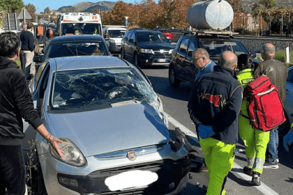 Tre feriti, tra cui due giovani donne di Misilmeri, in un incidente stradale all'ingresso dell'area artigianale