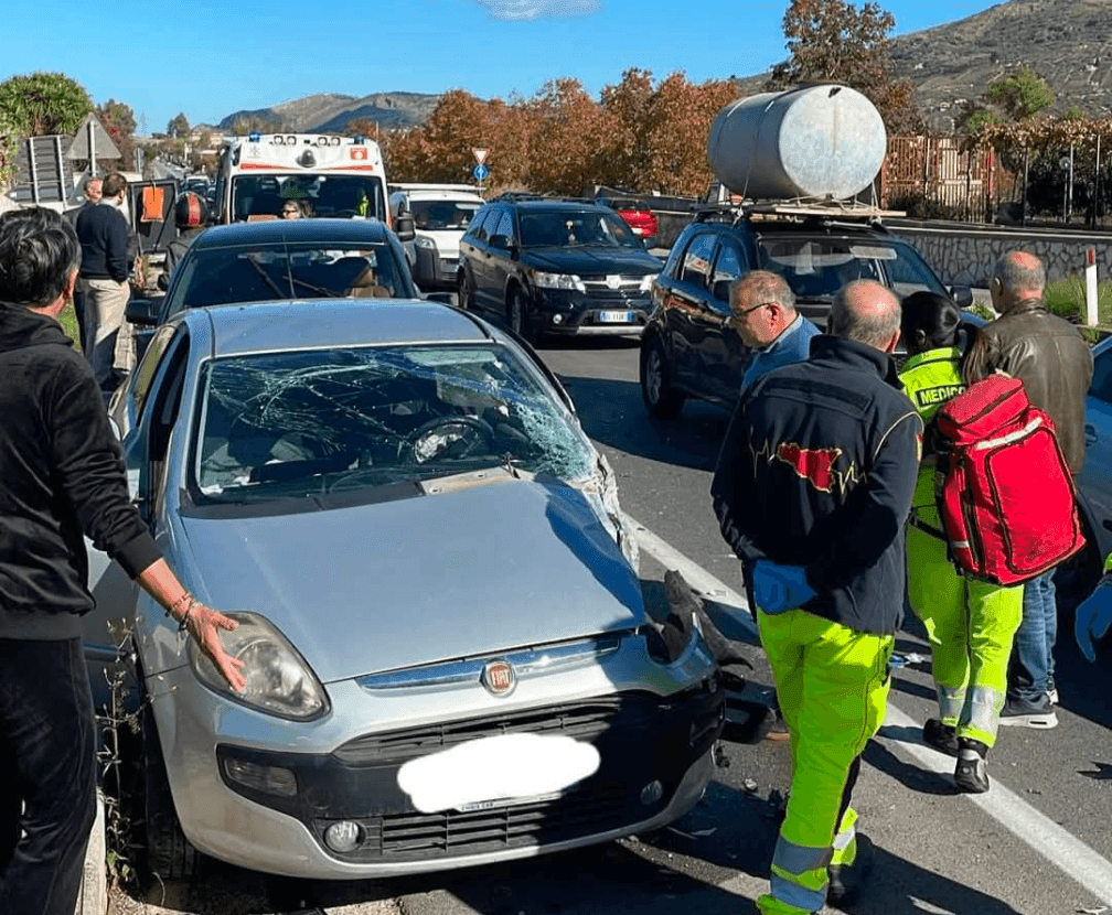 Incidente stradale a Misilmeri: tre persone coinvolte - Diretta Sicilia