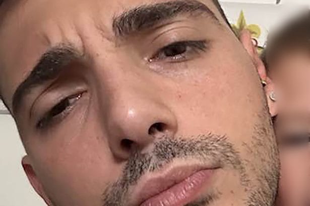 Il funerale di Emanuele Favaloro, bravo papà e sorriso contagioso: Pioppo e Monreale in lacrime La tragica scomparsa di Emanuele Favaloro, giovane barista di 25 anni a Monreale. La comunità si stringe attorno alla famiglia nel giorno del funerale