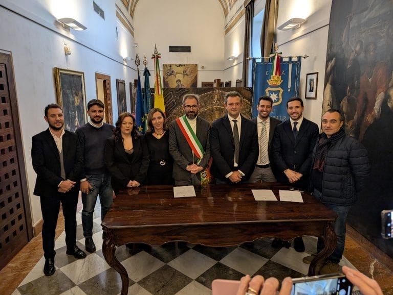 Monreale ha tre nuovi assessori, la nomina di Arcidiacono Monreale ha una nuova giunta. Il sindaco Alberto Arcidiacono ha ufficializzato ieri sera la nuova composizione dell'esecutivo con la tradizionale cerimonia di giuramento.Questo rimpasto, secondo le parole del sindaco, rappresenta un nuovo inizio per la squadra amministrativa, con l'obiettivo di perseguire ambiziosi traguardi per la città. Arcidiacono ha sottolineato l'impegno dell'amministrazione nel realizzare i progetti che Monreale merita.