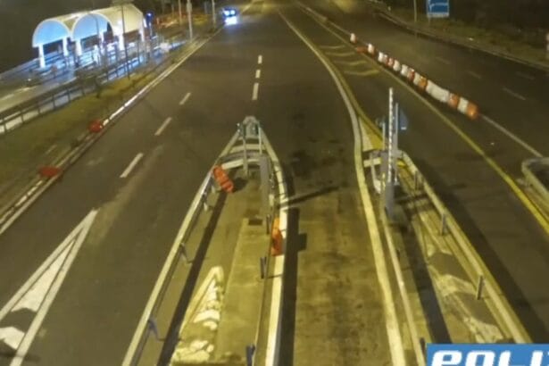 Panico in autostrada Messina Catania: ubriaco corre contromano per 20 km Un uomo di 36 anni, con precedenti penali, ha seminato il panico sull'autostrada Messina-Catania, guidando contromano per oltre 20 chilometri. L'episodio, avvenuto di notte nei pressi di Acireale, è stato documentato dalle telecamere del Consorzio Autostrade Siciliane. L'uomo, alla guida di una Fiat Panda, si è immesso contromano nella corsia di sorpasso, percorrendo un lungo tratto in direzione opposta al flusso del traffico.