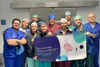 Al Policlinico Paolo Giaccone di Palermo un’equipe di cardiologi e cardiochirurghi ha portato a termine con successo una procedura di impianto di Aurora EV-ICD, un dispositivo unico nel suo genere, in grado di prevenire la morte cardiaca improvvisa, principale causa di decesso per gli under 60, responsabile del 50% delle morti imputabili a malattie cardiovascolari.