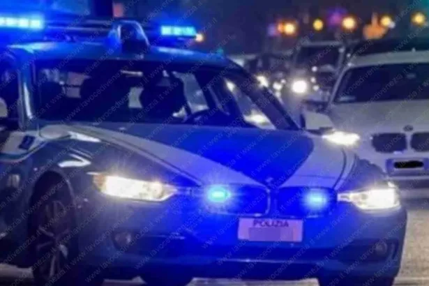 Ancora una notte di violenza nel centro storico di Palermo. Un turista tedesco è stato brutalmente aggredito e rapinato la scorsa notte alla Vucciria da tre giovani, due di nazionalità tunisina e un marocchino, per un bottino di appena 13 euro.